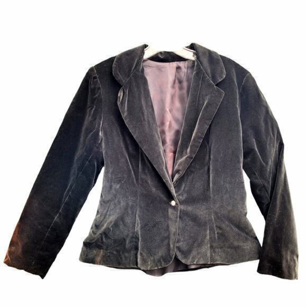 HP Vintage Black Velour One Rhinestone Button Fitted Jacket‎